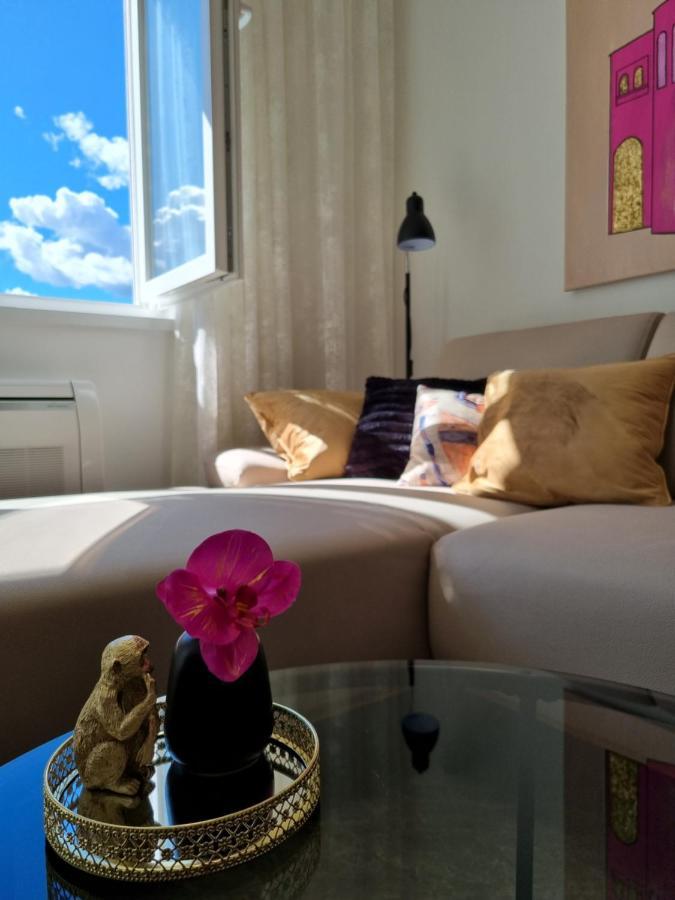 Apartment "50 Shades" With Balcony And Free Parking In The Garage 자다르 외부 사진