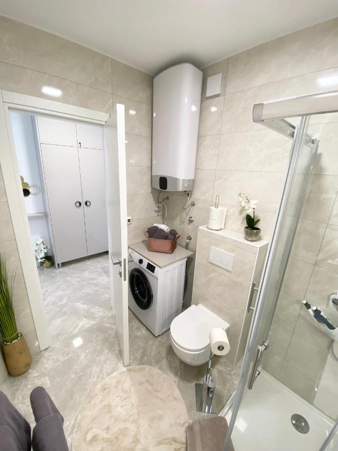 Apartment "50 Shades" With Balcony And Free Parking In The Garage 자다르 외부 사진