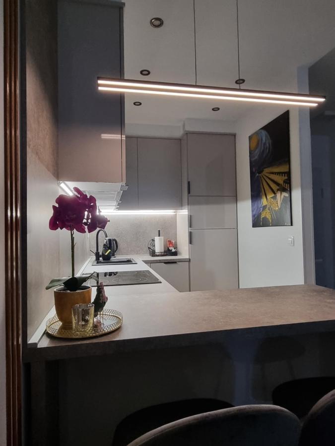 Apartment "50 Shades" With Balcony And Free Parking In The Garage 자다르 외부 사진