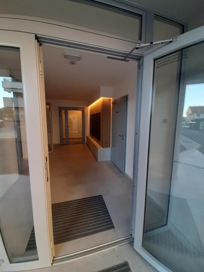 Apartment "50 Shades" With Balcony And Free Parking In The Garage 자다르 외부 사진