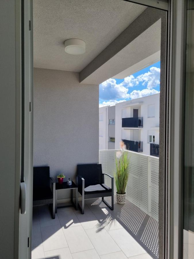 Apartment "50 Shades" With Balcony And Free Parking In The Garage 자다르 외부 사진