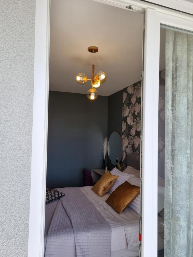 Apartment "50 Shades" With Balcony And Free Parking In The Garage 자다르 외부 사진